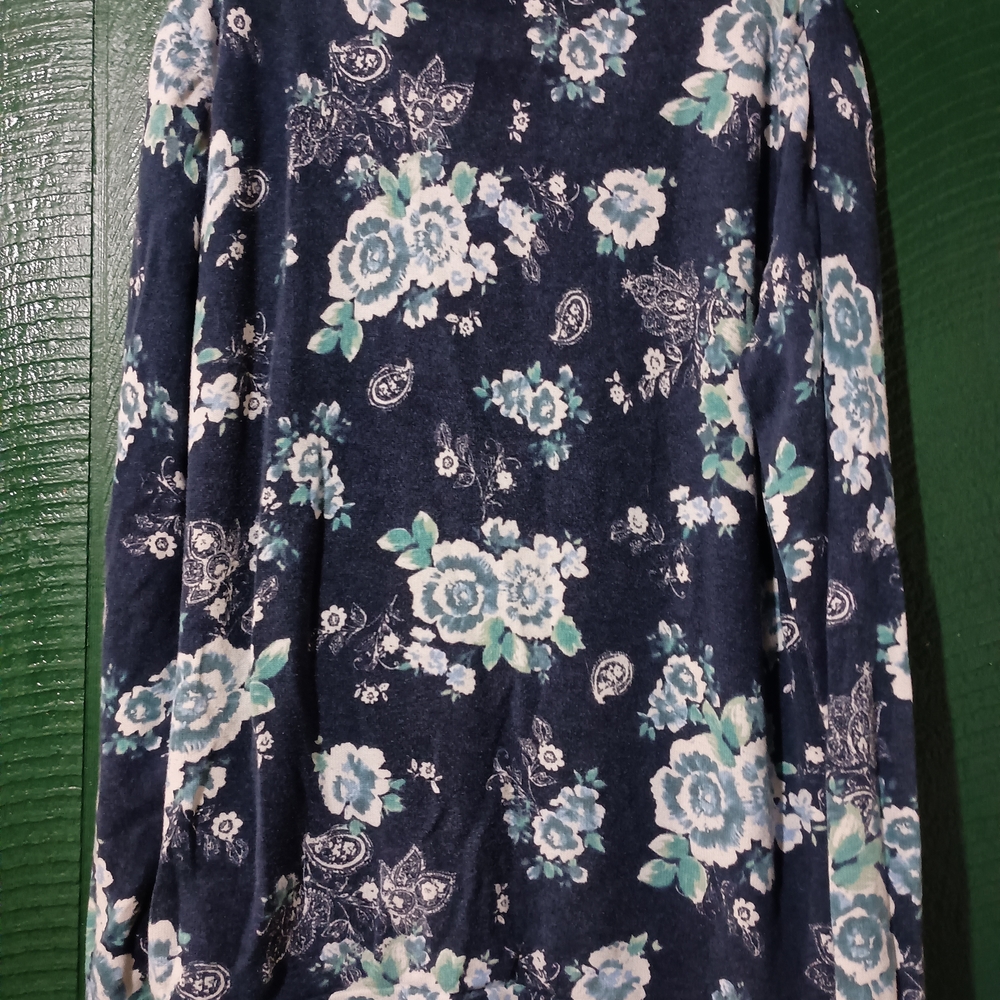 Basic Editions L/S Navy Floral Top - Picture 5 of 8